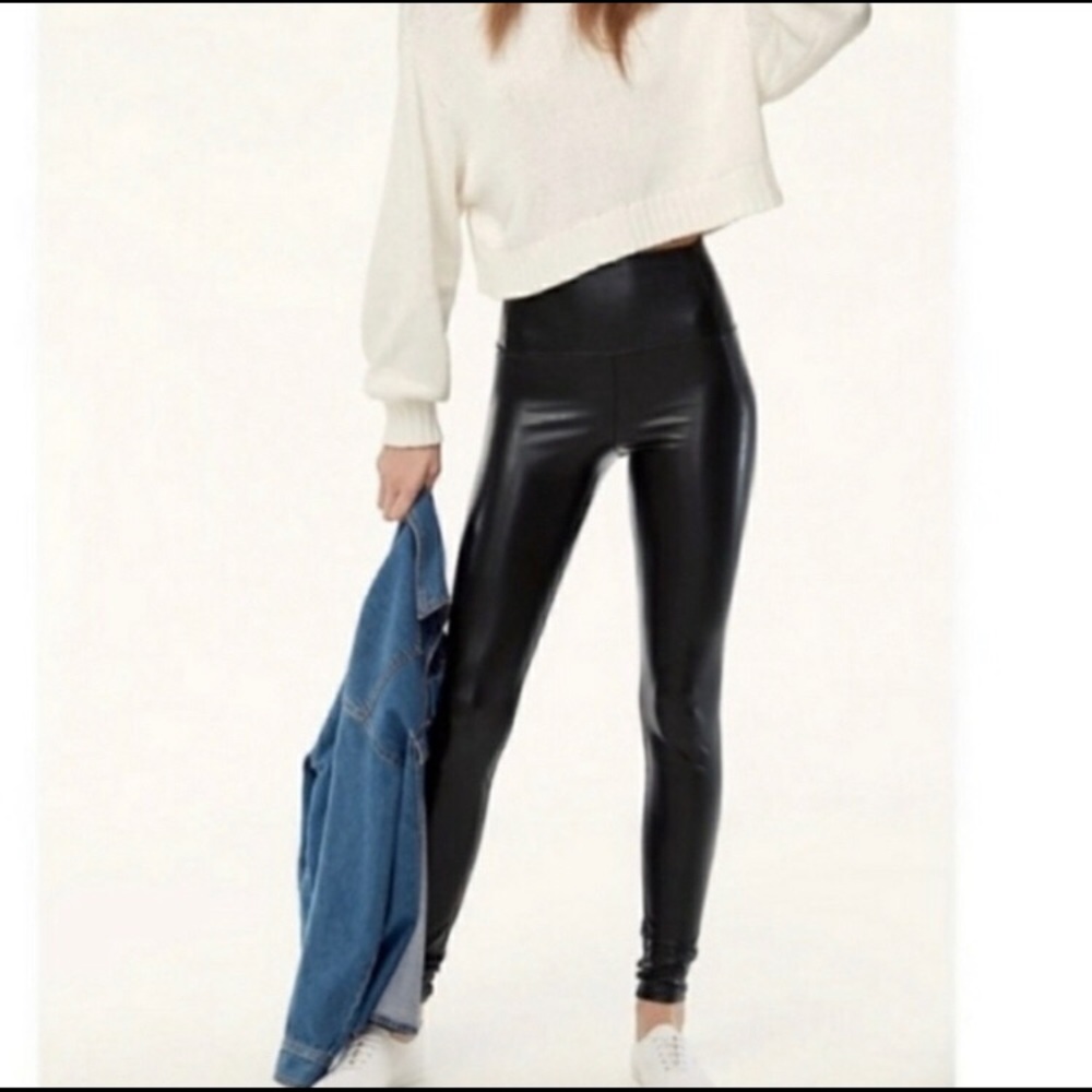Aritzia Wilfred  |  Daria Legging